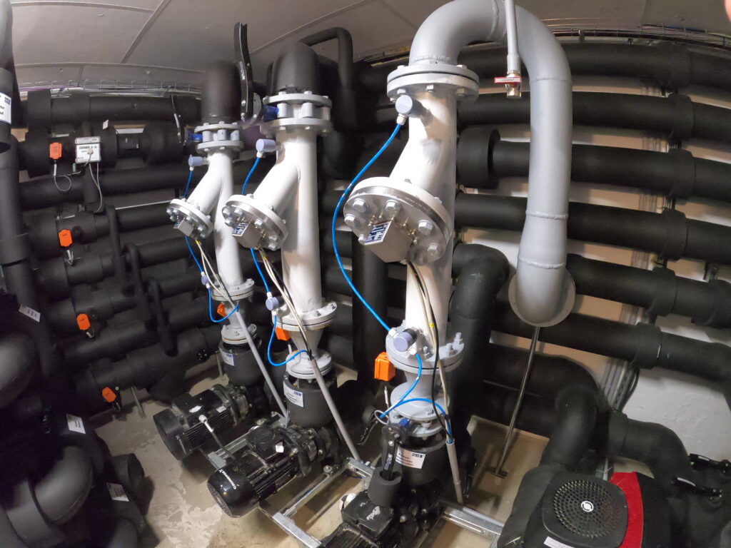 QuietHydro QH100 in Wärmepumpe, drei Mal
